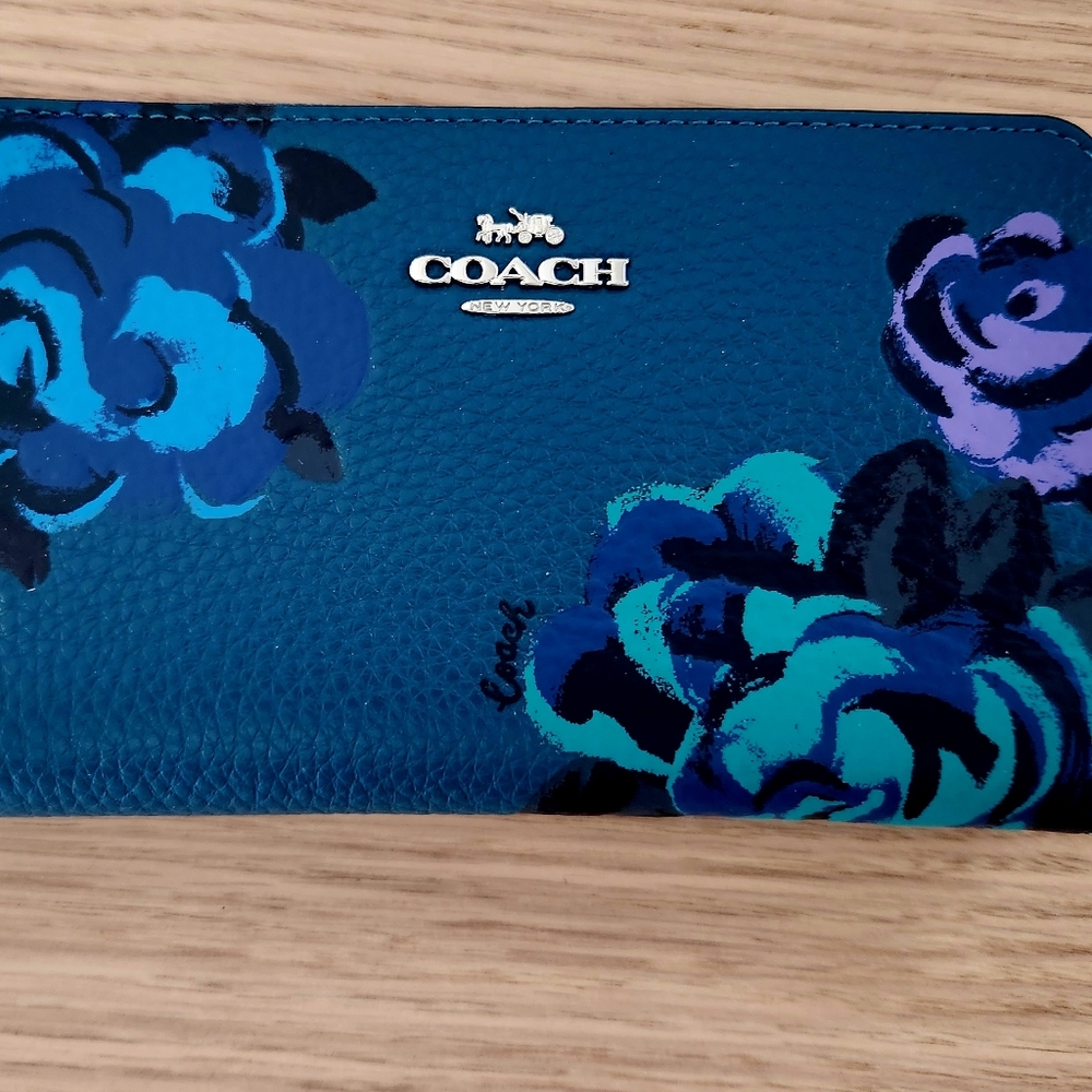 Coach Medium Zip Jumbo Floral Wallet -NWT